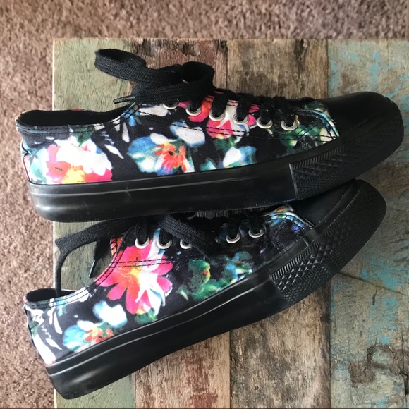 Heavenly Soles Youth 4 - Picture 3 of 8